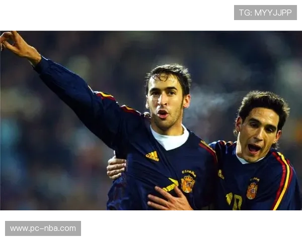 西班牙国家德比传奇人物劳尔与普约尔回忆往事 西班牙国家德比传奇人物劳尔与普约尔回忆往事